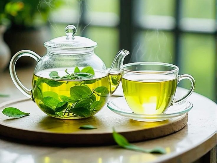عکس چایی سبز خنک برای مقابله با گرمای تابستان